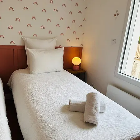Bien-etre - Piscine Spa, Sauna & Salle De Sport - La Rochelle فيلة